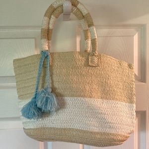 Altru straw bag